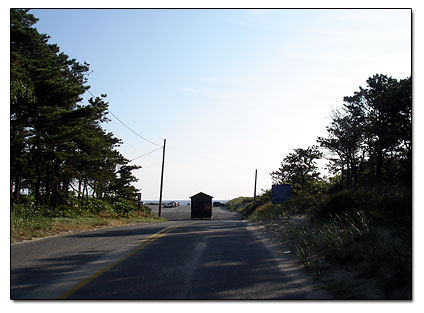 Entrance to Newcomb Hollow Beach