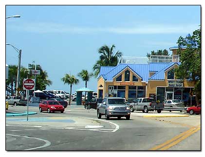 Ft Myers Beacon Motel entrance